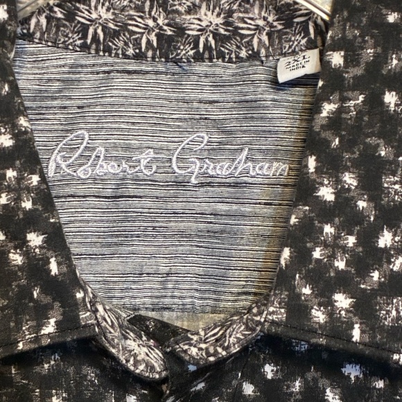 Robert Graham Shirt Mens 2XL Classic Short Sleeve Allover Print Button Up - Picture 3 of 11